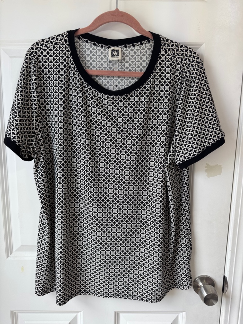 Anne Klein Black and White Geometric Short Sleeve Tee
